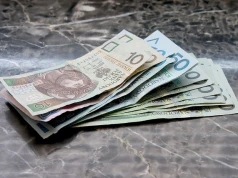 300 zł dla tysięcy Polaków. ZUS już zaczął wypłaty