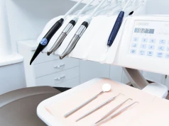 800 procedur stomatologicznych zakwestionowanych. Prokuratura stawia zarzuty