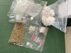 Kryminalni zabezpieczyli ponad kilogram amfetaminy oraz maszynę do tabletkowania