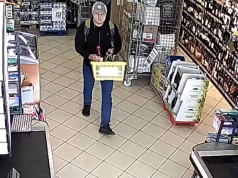 Kradzież kawy w gminie Brusy. Policja publikuje wizerunek podejrzanego