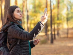 Telefon stracił zasięg w lesie? Tak najłatwiej znaleźć drogę