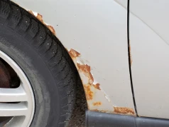 Rdza po cichu zjada te auta. Eksperci przebadali ponad 500 modeli