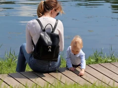 Mama nie pracuje, a dziecko musi się tłumaczyć? "Najpierw załóż moje buty"
