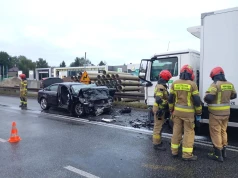 Wyprzedzał i zderzył się czołowo z ciężarówką. 29-latek nie żyje