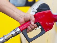 Polacy płacą za benzynę więcej niż Szwedzi. Nowe dane KE