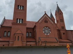 Rekonstrukcja Czerwonego Kościoła w końcowej fazie prac, lecz przyszłość parafii niejasna