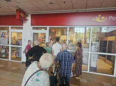 Pożaliła się na pocztę przy Wałbrzyskiej. Ludzie czekają ponad godzinę w kolejce i rezygnują