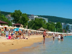 W Polsce jesień, a tu w październiku nadal można plażować. Jeden kierunek bije ceną nawet Turcję