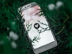 Zmierzch aplikacji randkowych? Coraz częściej męczą. Single chcą znów poznawać się naprawdę
