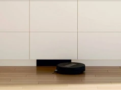 Czyste podłogi bez zagracania salonu. Bosch i Ecovacs eliminują największą wadę robotów sprzątających