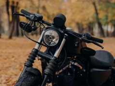 Bezpieczeństwo motocyklisty jesienią – statystyki wypadków i porady 2026