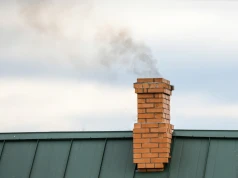 Przed sezonem grzewczym kominiarze apelują o kontrole. Chodzi o bezpieczeństwo mieszkańców