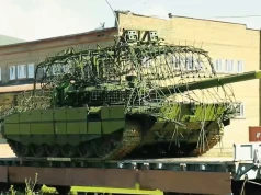 Rosjanie dostali nowe czołgi T-90M i T-72B3M. Wzmocniono je przed dronami