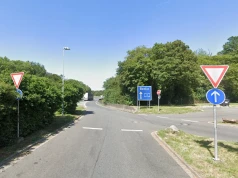 Pijany kierowca wypadł z kabiny, a ciągnik z naczepą wtoczył się na autostradę