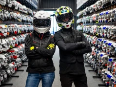 Motocyklowy lifestyle: praktyczne gadżety dla motocyklisty, które łączą styl i technologię