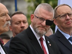 Skrót programu KKP. Służba zdrowia, deficyt, podatki, emerytury oraz wojsko i policja