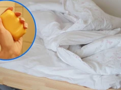 Powrót babcinego triku. O co chodzi z kostką mydła pod prześcieradłem?