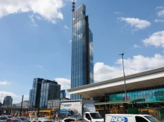 26-latek wszedł na dach Varso Tower. Na miejscu pojawiła się policja i strażacy