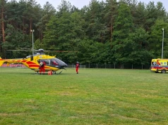 Spadł z maszyny podczas pracy. Konieczna była interwencja śmigłowca