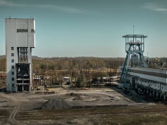 Kopalnia Jas-Mos na świetnych zdjęciach. Jeszcze z wieżą, którą niedawno wyburzono