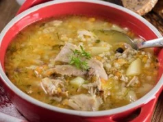 Dodaję na koniec gotowania do krupniku. Zupa nabiera głębi i aksamitnego smaku