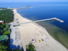 Tragiczny poranek w Kołobrzegu. Z morza wyłowiono ciało kobiety