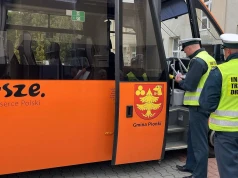 279 kontroli szkolnych autobusów. Inspektorzy zatrzymali 16 dowodów rejestracyjnych