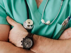 Lekarz twierdził, że pracował... 72 godziny na dobę. Prokuratura zawiesiła śledztwo
