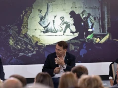 Kijów. Yalta European Strategy. Sikorski: Rosja zaatakowała punkty przy granicy Polski, tj. UE i NATO