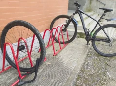 Plaga kradzieży rowerów i hulajnóg w całej Warszawie. Sprawdzamy, gdzie znikają najczęściej