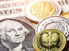 Trudny poniedziałek dla złotego. Dolar i euro wyraźnie drożeją