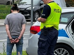 Kolizja na Targówku. Sprawczyni z 1,75 promila, po narkotykach i z narkotykami w aucie