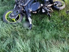Nowinki: Zderzenie Suzuki z koparko-ładowarką. Nie żyje motocyklista
