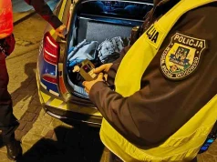 Zielona Góra. Pijany 17-latek na elektrycznej hulajnodze niemal potrącił policjantów