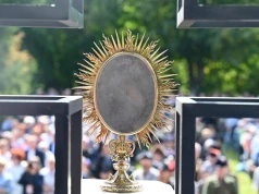 Pielgrzymi z całej Polski na odpuście na Świętym Krzyżu