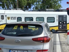 Rząd przyjął nowe przepisy. Wjedziesz na czerwonym, stracisz prawo jazdy