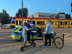 Policja ruszyła na kontrole hulajnóg. Posypały się mandaty i pouczenia. Kara dla jednego z rodziców to 5 tys. zł mandatu!