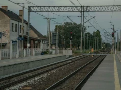Stracisz prawo jazdy za wjazd na przejazd kolejowy. Szkoda, że nic to nie da
