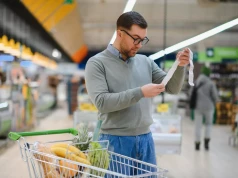Auchan wciąż najtańsze, najdrożej w...dyskontach. Najnowsze wyniki koszyka ASM