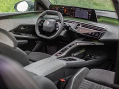 Peugeot 3008 stracił połowę klientów. Stellantis wciąż płaci za 1.2 PureTech i decyzje Carlosa Tavaresa