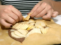 Jesienią robię co dwa dni. Tarta w starym stylu z gruszkami rzuca na kolana