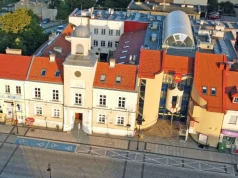 Radni zbierają się na nadzwyczajnej sesji, a w tle wiszą wnioski o wygaszenie mandatów