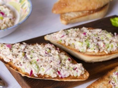 Mieszam kilka składników i pasta kanapkowa gotowa. Smakuje genialnie