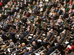 „Lex Smród” w Sejmie. Rząd miał walczyć z odorem, a chce go chronić