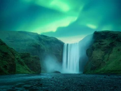 Zapoluj na zorzę na Islandii w superniskiej cenie ✨🌌 Weekendowa wycieczka (loty + nocleg) za 517 PLN 🇮🇸😮