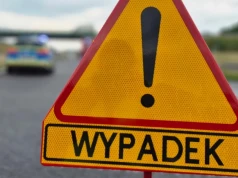Osobówka z ciężarówką. Zderzenie pojazdów na skrzyżowaniu przy Castoramie koło Ciechanowa