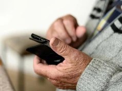Seniorzy z Pułtuska stracili 400 000 złotych! Uważajmy na fałszywe inwestycje i aplikacje zdalnego pulpitu