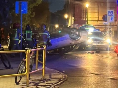 Z ostatniej chwili! Dachowanie auta w centrum Chełma