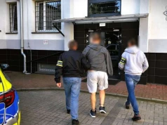 Poszukiwany listem gończym zatrzymany. Policjanci znaleźli ponad pół kilograma narkotyków
