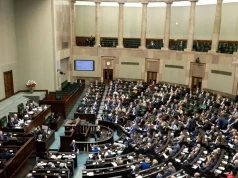 Koalicjanci Tuska toną, stabilne poparcie dla PiS. Jest nowy sondaż